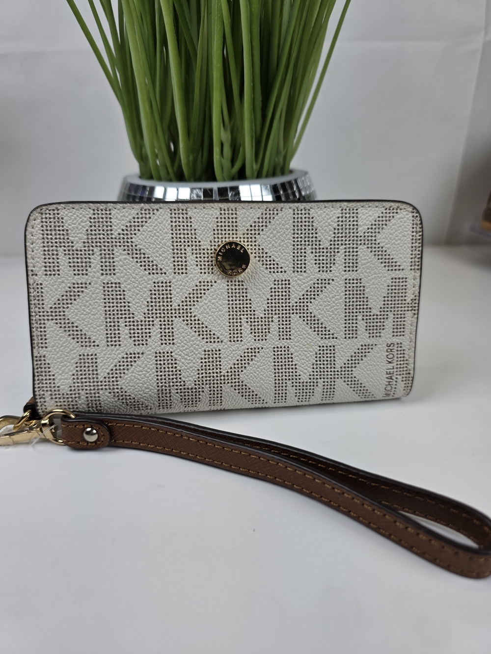 Michael Kors White Logo Wristlet Wallet Phone Case NWT